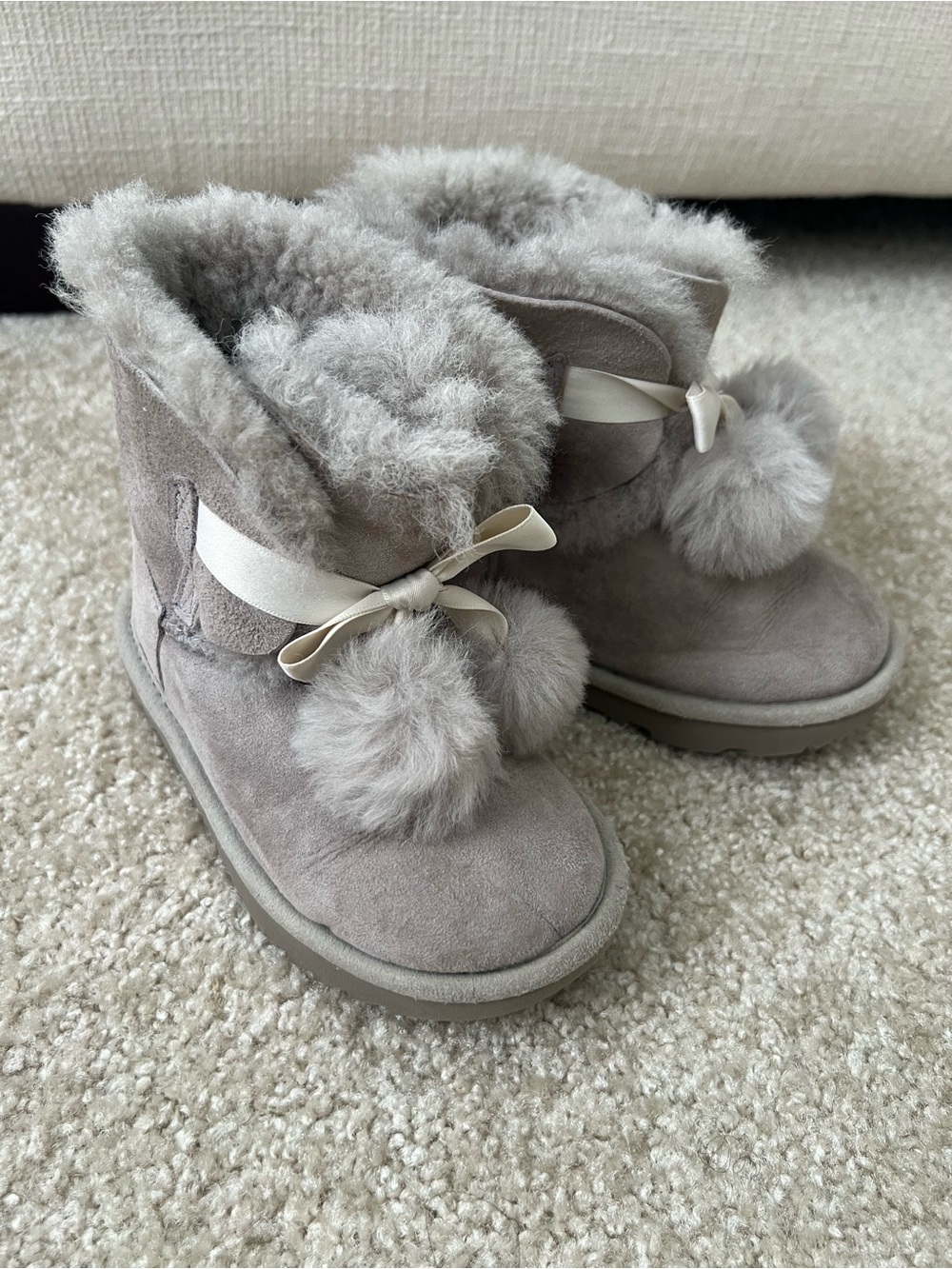 UGG Toddler Pom-Pom Shearling Boots - Light Gray